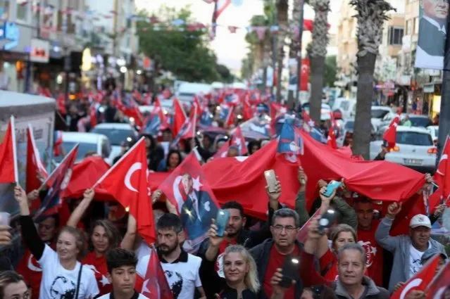 Didim Belediyesi 19 Mayıs'ı Grup "Gripin" ile kutladı
