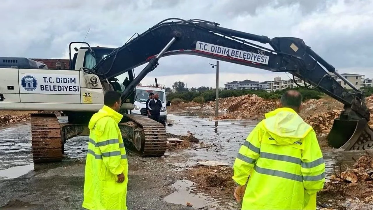 Didim Belediyesi Yağış Sonrası Sahada Önlem Çalışmalarını Sürdürüyor