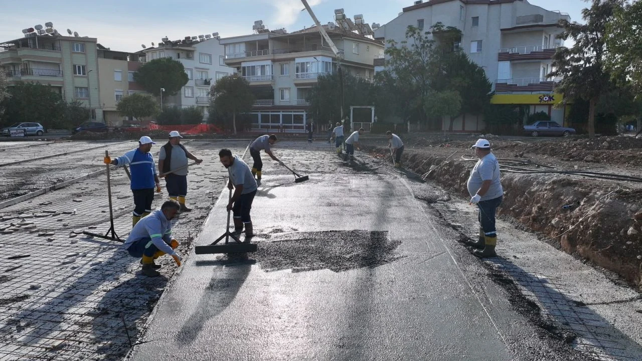 Didim’de Kaykay Parkı İnşaatı Sürüyor, Beton Dökümü Tamamlandı