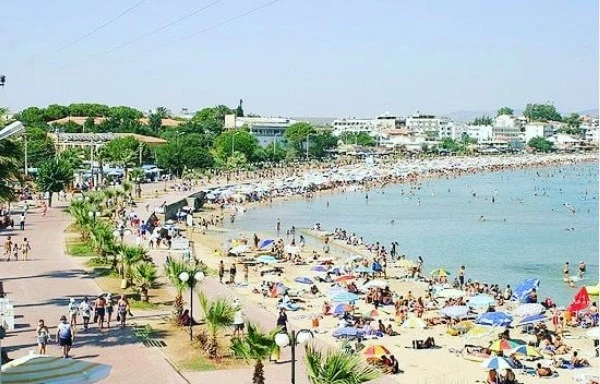 Altınkum Plajı Tatilcilerin Rüya Sahili 2026