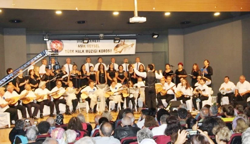Didimde Aşık Veysel Korosu Salonu Taşırdı