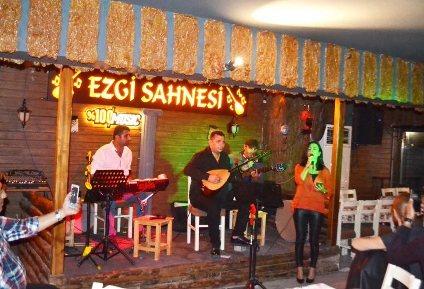 Didimde Halk Müziği Konseri