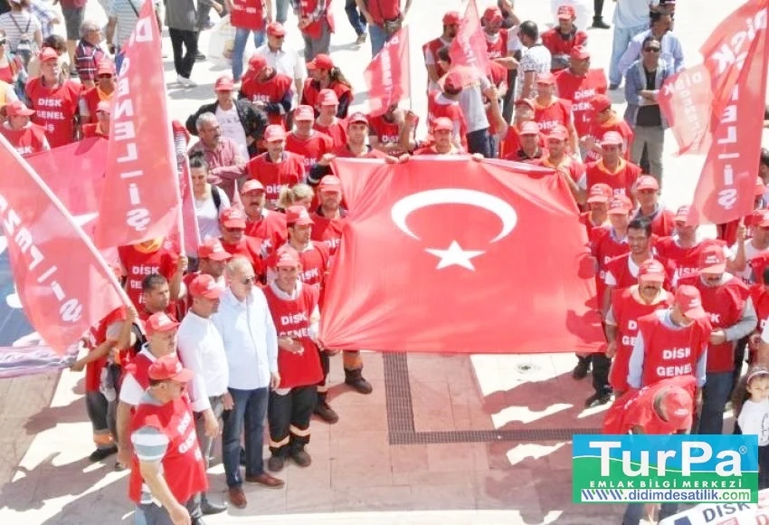 1 Mayıs Büyük Bir Coşkuyla Kutlandı