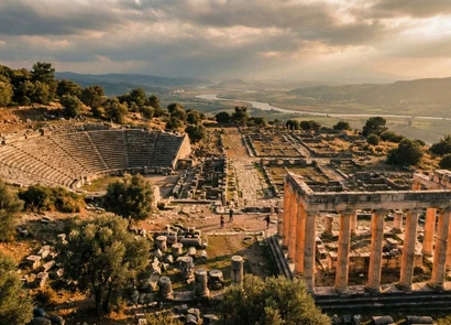 Priene Antik Kenti Rehberi | Didim'e 40 km Mesafede Tarihin Kalbi