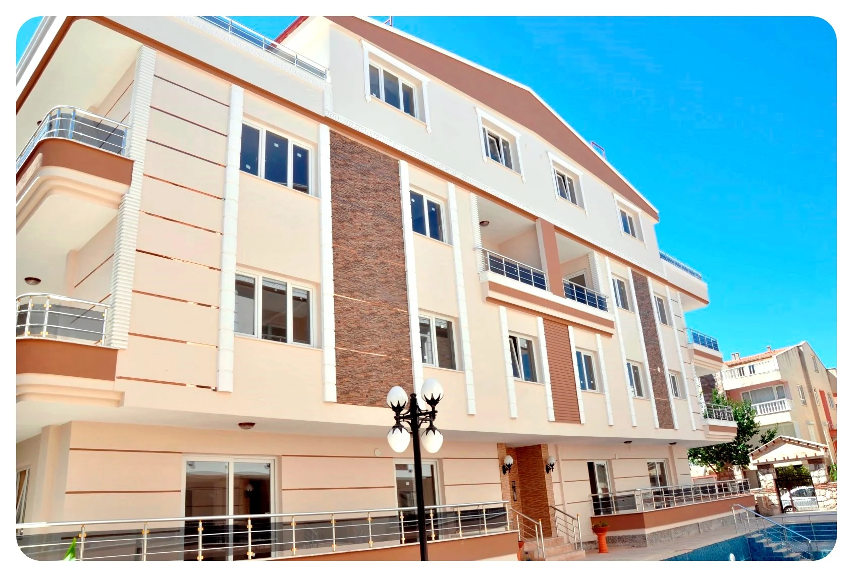 Didimde Satılık Havuz başı Daire 0001-a