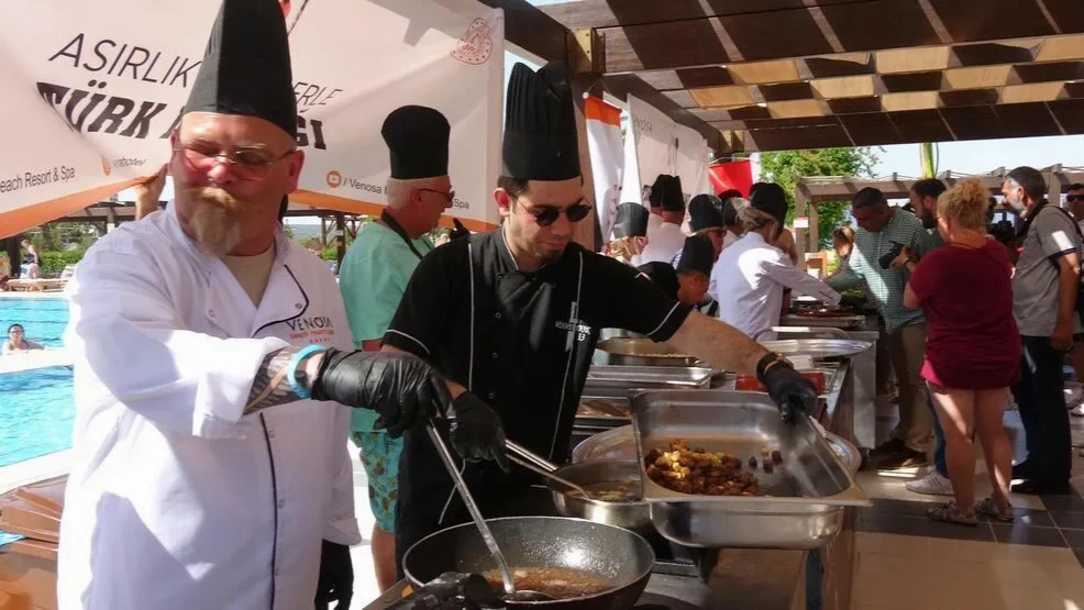 "Türk Mutfağı Haftası"nda İngiliz turistler kebap yaptı