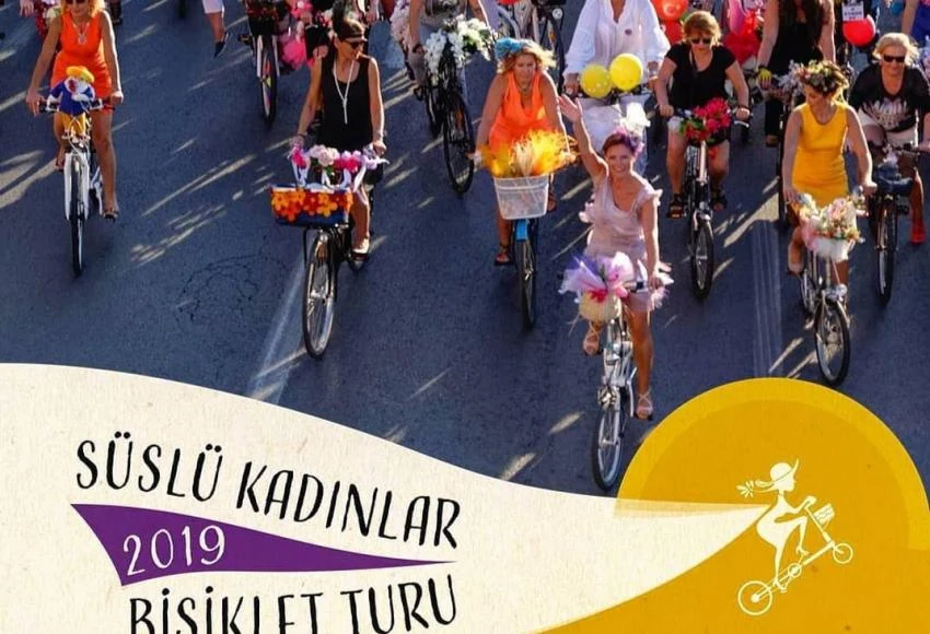 Süslü Kadınlar Pedal Çevirecek