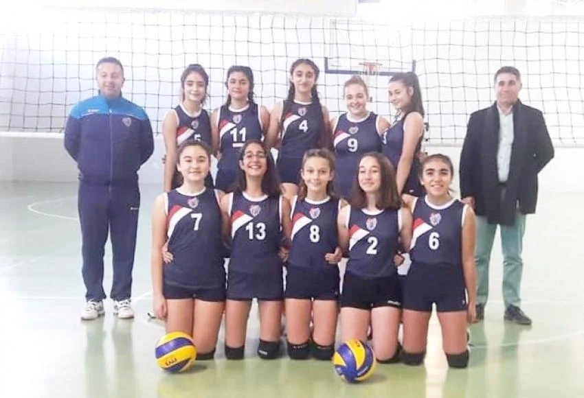 Midi Kızlar Liderlik Maçına Çıkacak