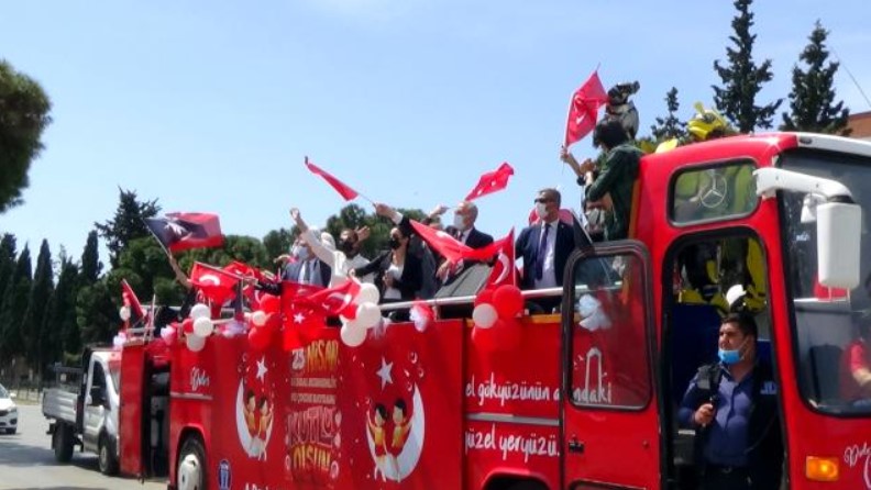 Başkan Atabay’dan 23 Nisan’da çocuklara sürpriz kutlama